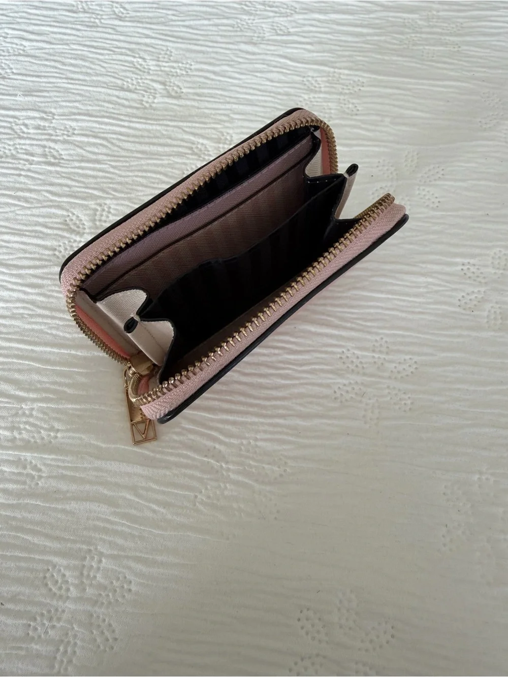 Victoria's Secret Pink Striped Zip-Around Wallet with Gold Logo - Picture 5 of 6